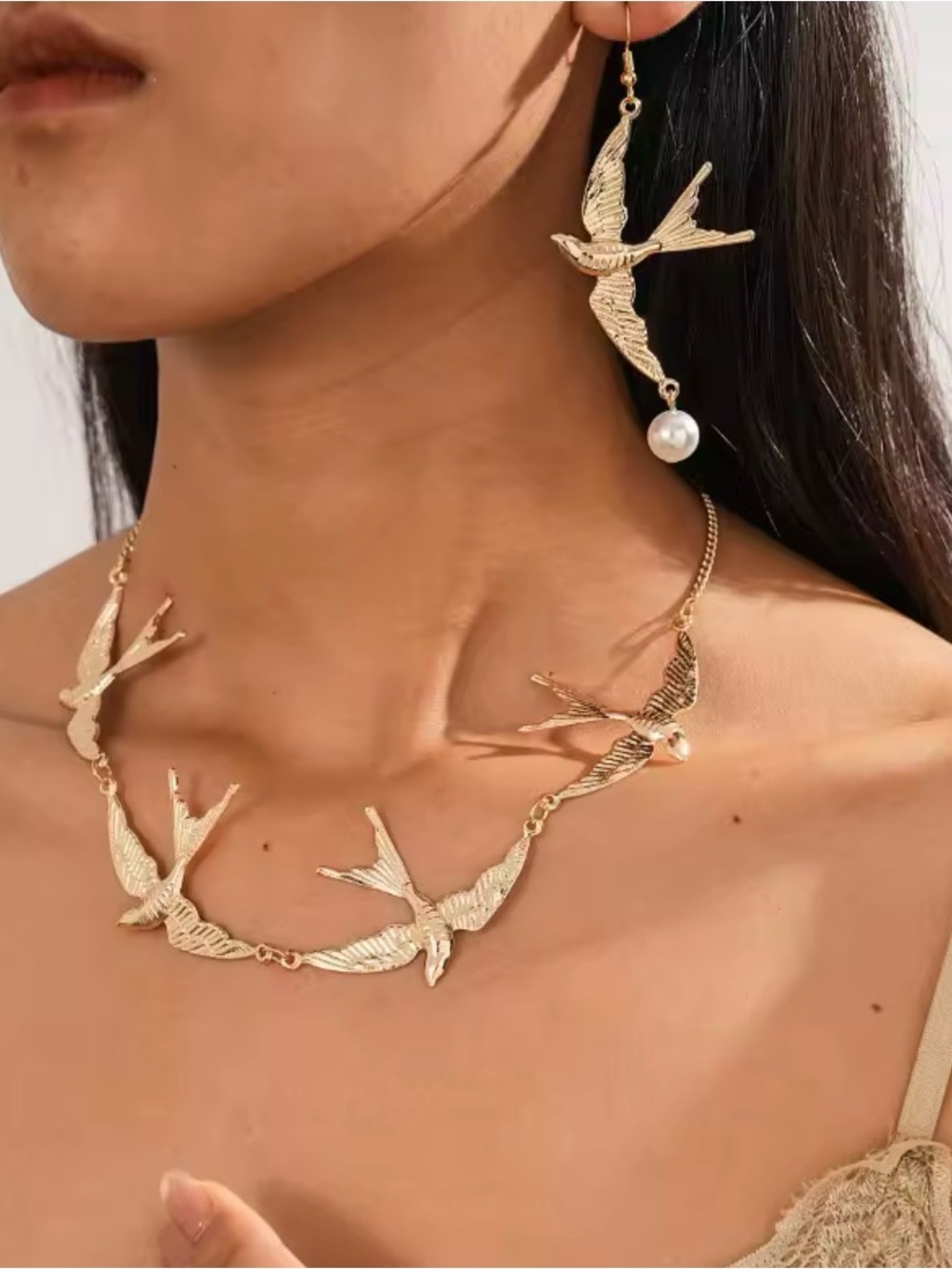 Vintage Unique Golden Swallow Necklace, Niche Design Fashion Clavicle SET
